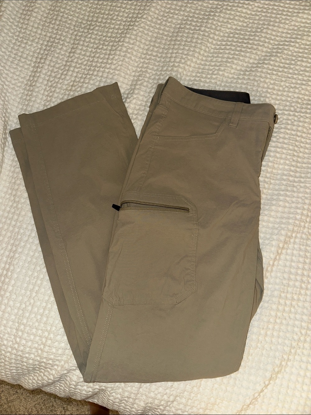 Eddie Bauer Men's Cargo Pants — Tan